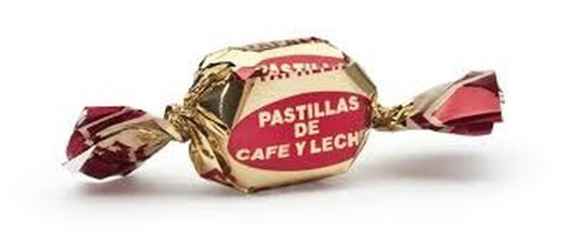 Café El Caserio avec sac de bonbons au lait