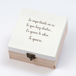 Caja madera Lo importante .. 12,5x6x12,5cm. personalizada