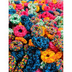 Boucles de cratère Burmar assorties. Créoles enveloppées de grains super acides de Burmar