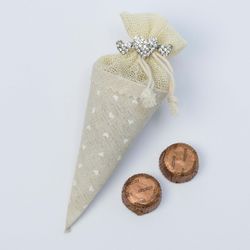 Cono-bolsa broche corazones strass con 2 bombones