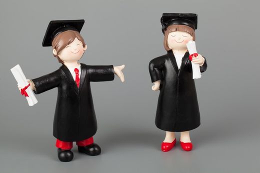 Figura pastel graduación chica 16,5cm de Mopec