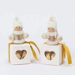 Niño y niña jersey blanco corazón dorado caja 4 cora-choc min 4