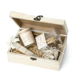 Pack regalo cofre madera mensaje Felicidad 23x17 cm.