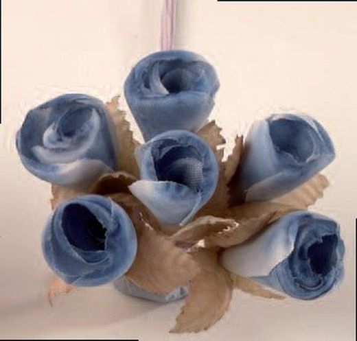 Bouquet di fiori blu retrò min. 12